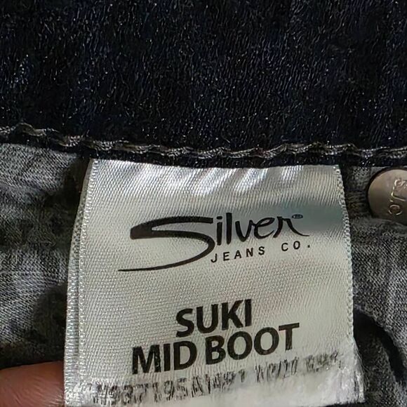 Silver Jeans Co. Suki Mid Short Distressed Denim Sz 16 - Picture 6 of 8